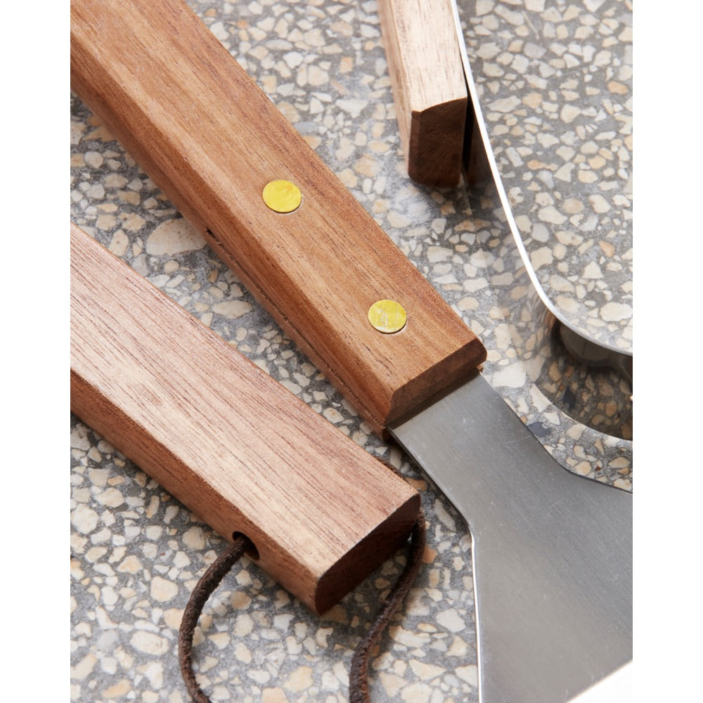 Skaftet på grillredskaber i akacietræ fra Nicolas Vahé