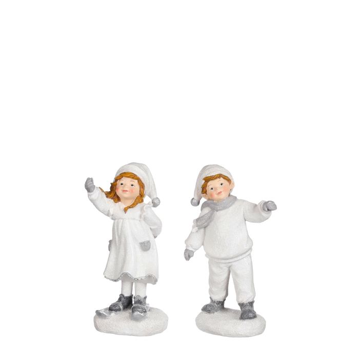 Vinterbørn i hvidt tøj