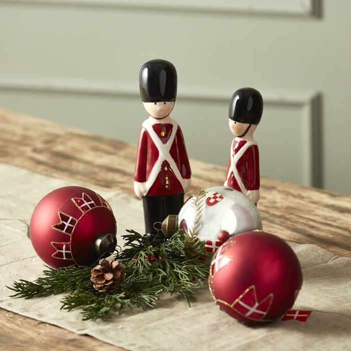 Julekugle med flagguirlande