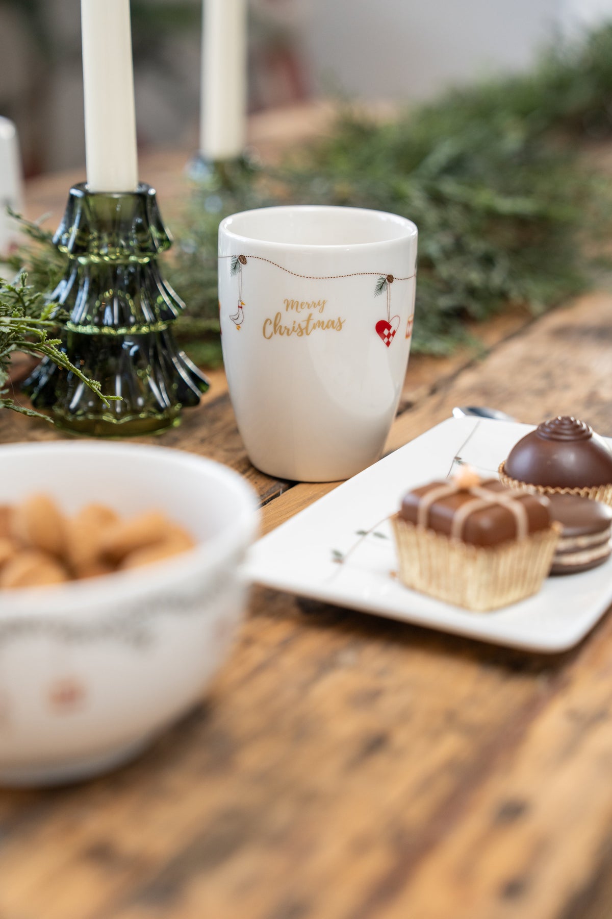 Julestel i porcelæn fra Speedtsberg på dækket julebord