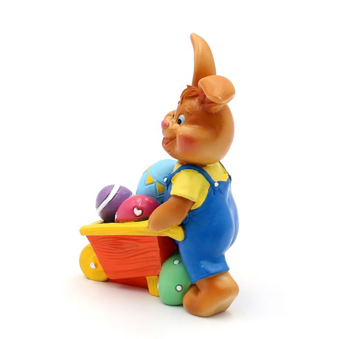 Påskehare med æg i trillebør