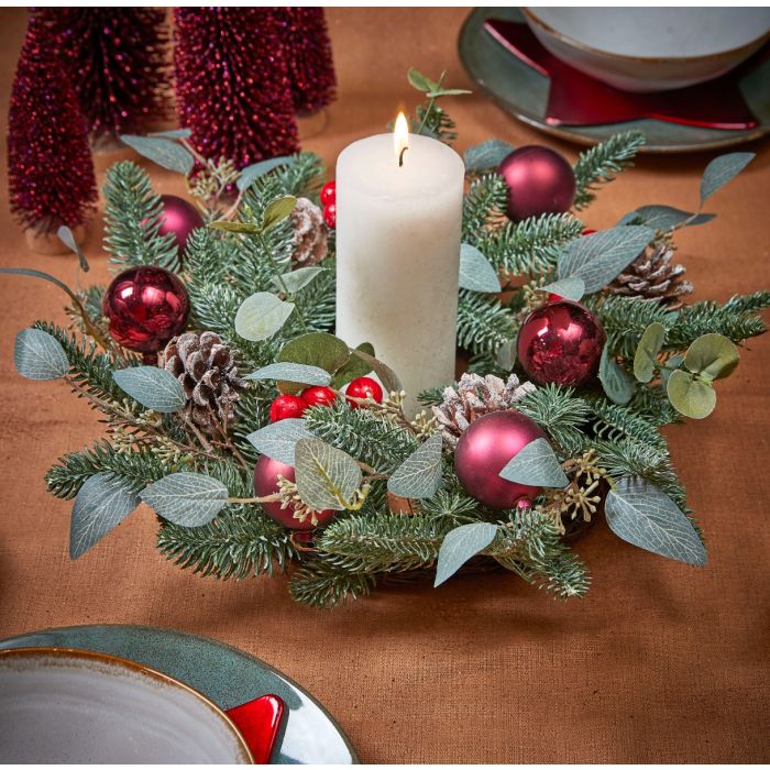 Benton krans med røde julekugler 40 cm i dia