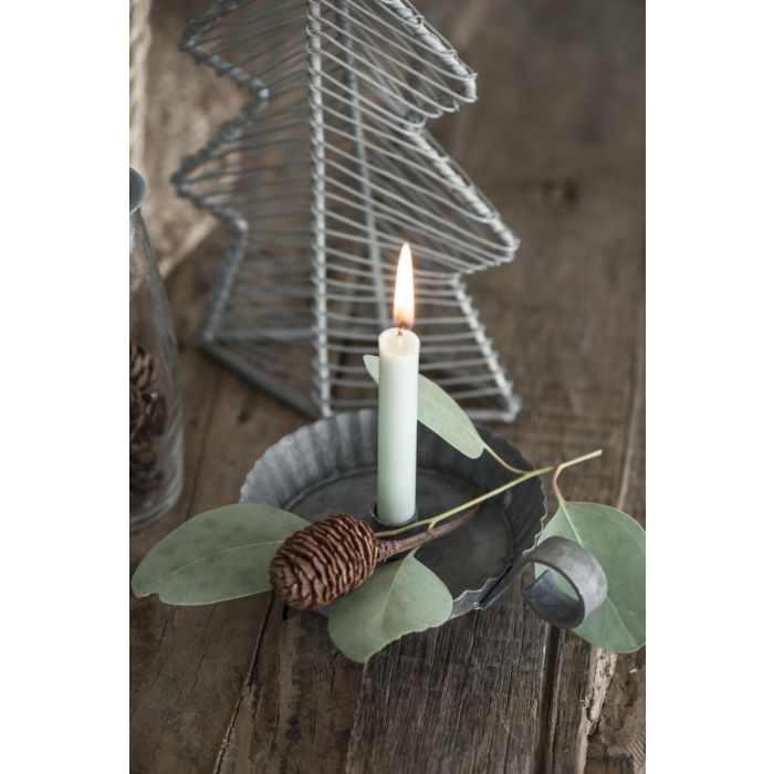 Støvgrønt kertelys i lysestage fra Ib Laursen