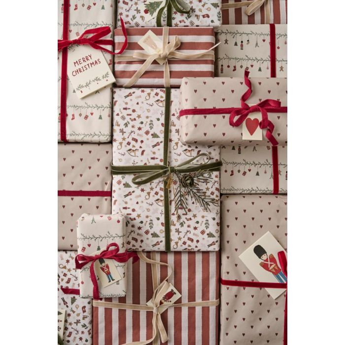 Julegavepapir med røde hjerter