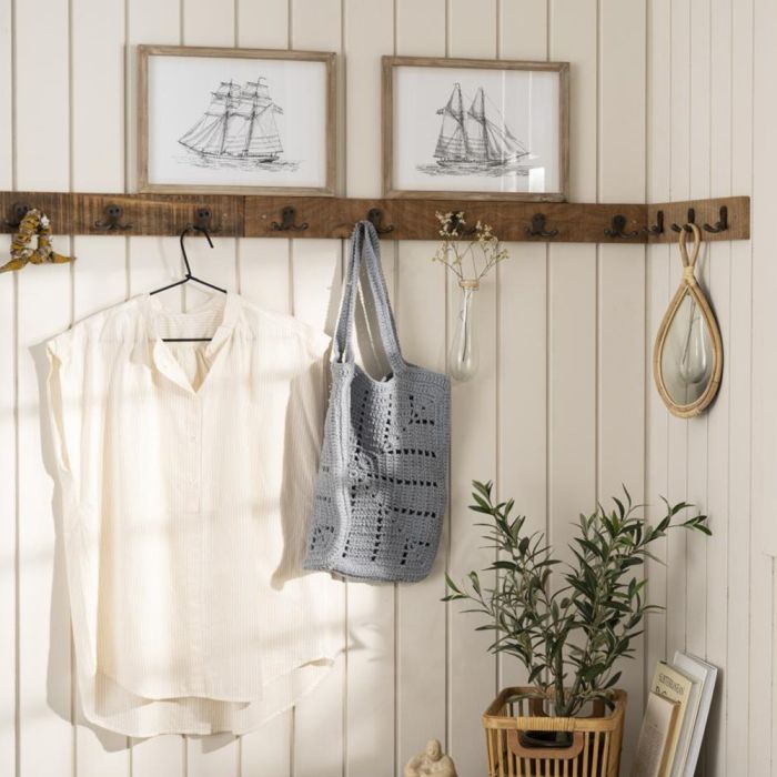 Ib Laursen Unika knagerækker med 5 og 3 knager i entre