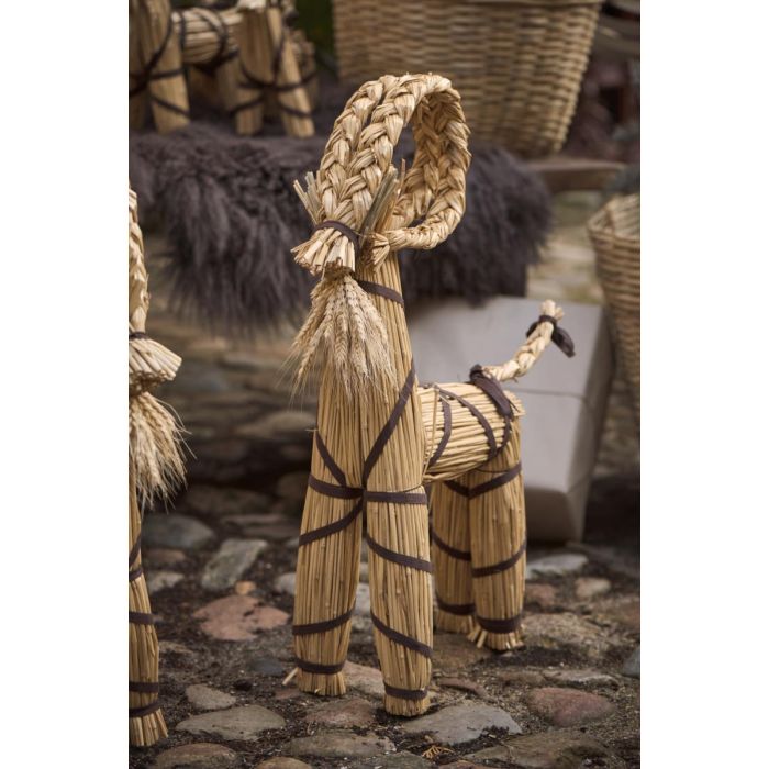 Julebuk m/brunt bånd og skæg 63 cm høj