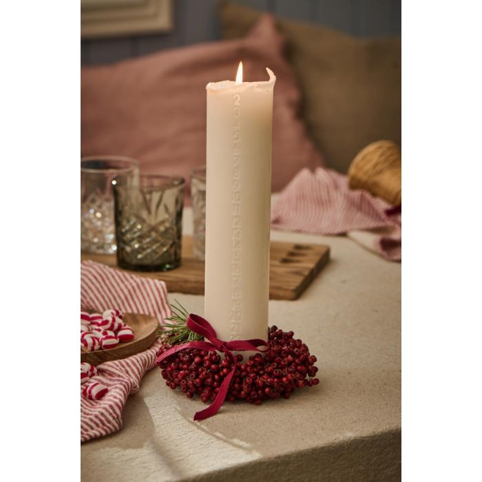 Håndlavet krans m/træperler 14 cm i dia