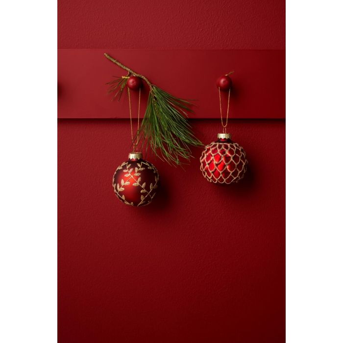 Matrøde julekugler med guldfarvet motiv