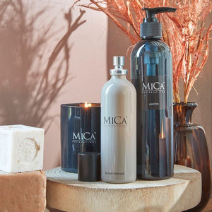 Mica Decorations Wood Fire flydende håndsæbe med andre Mica badeværelsesprodukter