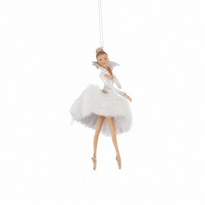 Ballerina med hvid strutkjole