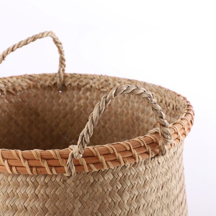 Nærbillede af hank på Safari kurv i lyst søgræs