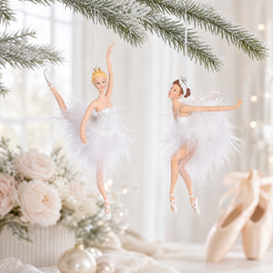 Ballerina med fjerskørt