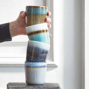 4 Tanzi kaffekopper uden hank i forskellig glasering stablet