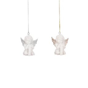 Engle med snor til ophæng. To forskellige varianter enten med sølv eller guld vinger og snor, det matcher. Fra House of Seasons. 