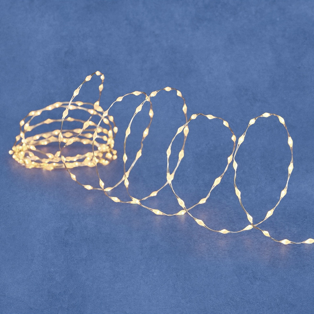 Wire lyskæde 3 meter med 30 LED lys i klassisk hvid fra Luca Lighting