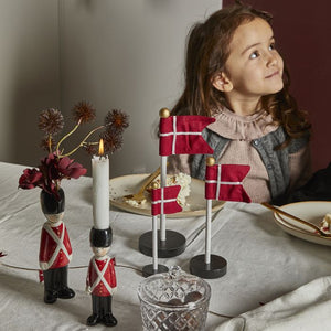 Flagstang i træ med stofflag 20 cm høj