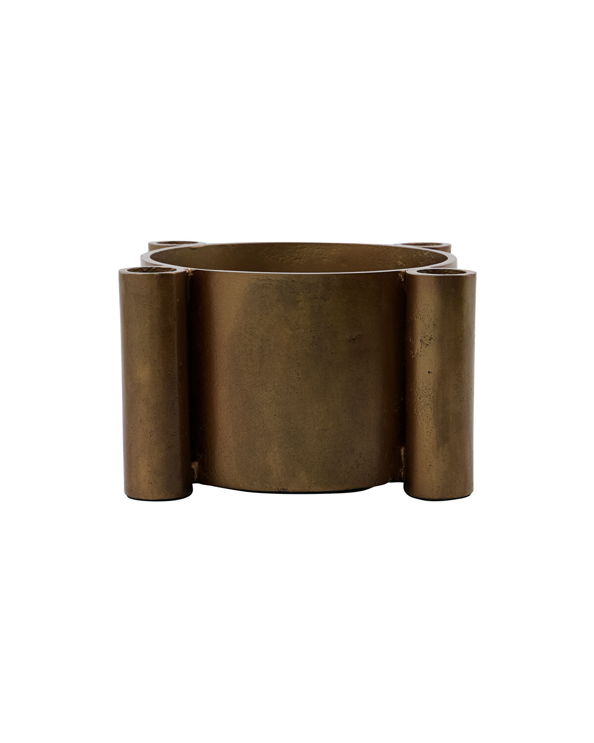 Four adventsstage fra House Doctor i aluminium med antik messingfinish og fire lysholdere til kronelys