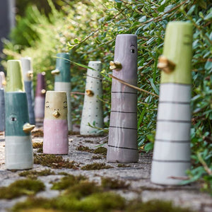 Vase and 16 cm lilla med striber eller prikker