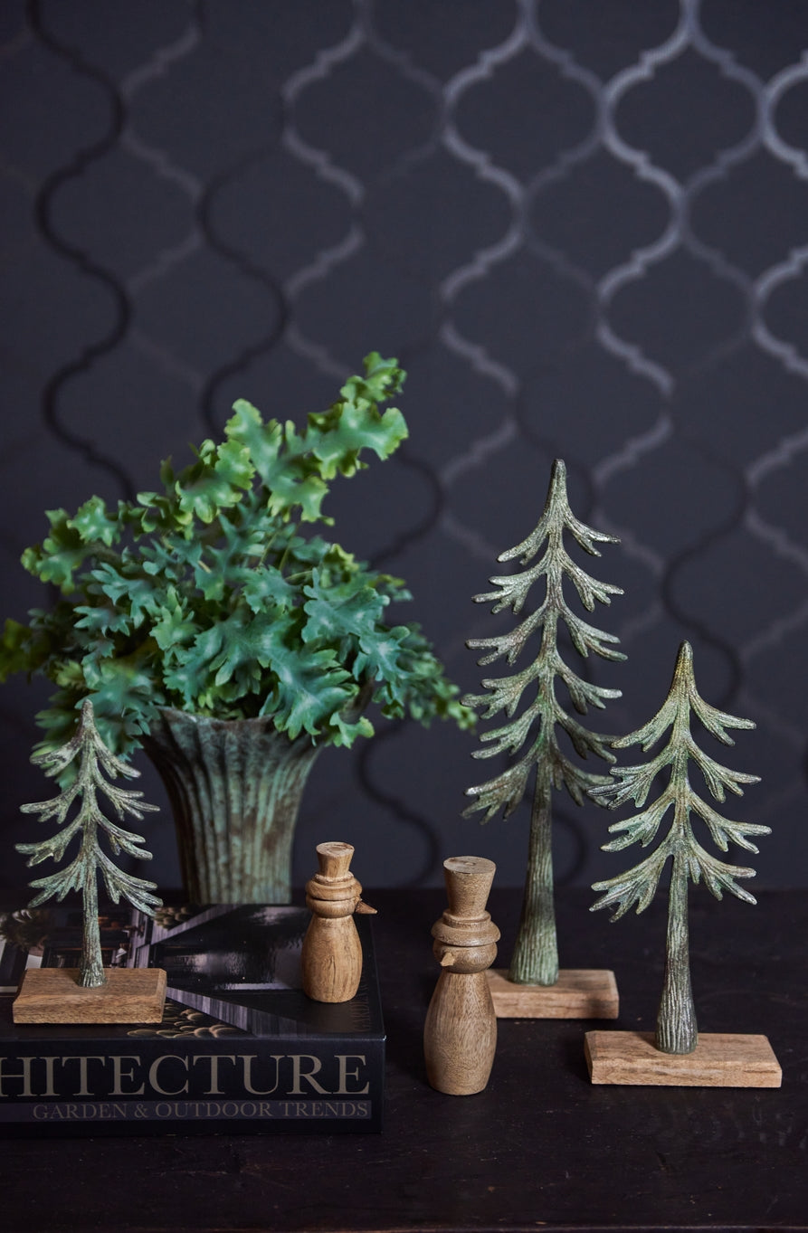 En skov af dekorative træer og snemænd fra Speedtsberg