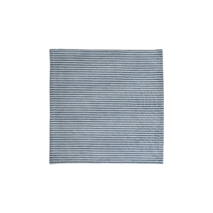 En Speedtsberg stofserviet med mørkeblå striber