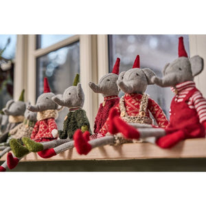 Elefant med grågrønne klæder