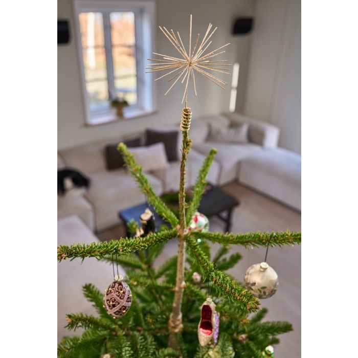 Juletræ med stjerne i toppen og glaspynt fra Speedtsberg.