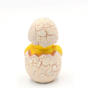 Kylling med æggeskal på hovedet 11 cm høj