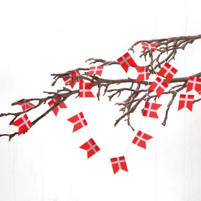 Flagguirlande med danske flag i stof
