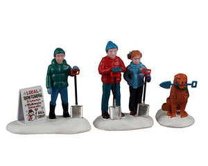 Neighborhood Snow Shovelers figursæt til julelandskab fra Lemax 
