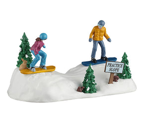 Snowboarding Practice figur fra Lemax til julelandskabet