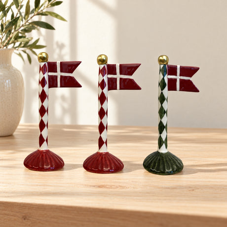 Flagstang med spidsflag 19 cm højt med harlekinmønster