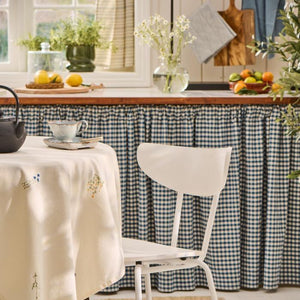 Ib Laursen Flora dug 150x250 butter cream med i køkken