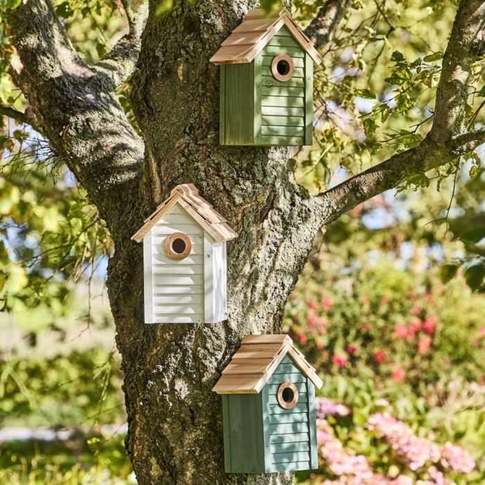 3 Ib Laursen fuglehuse hængende på træstamme