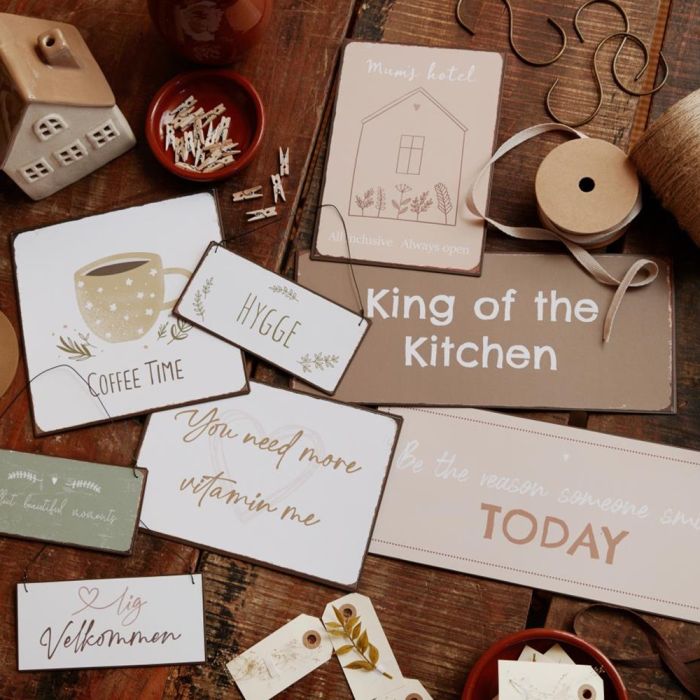 Ib Laursen metalskilte med forskellige tekster