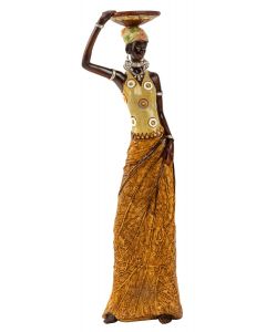Afrikansk dame stående med skål på hovedet